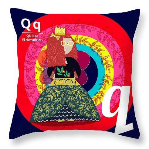 Q - Queen (Bhanríon) Cushion