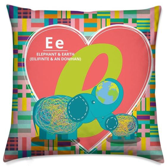 E - Elephant & Earth (Eilifinte & An Domhan) Cushion
